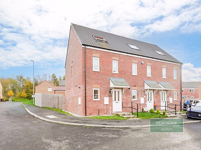 3 Bedroom End Terrace House For Sale In Pearwood Place Middlesbrough, TS8
