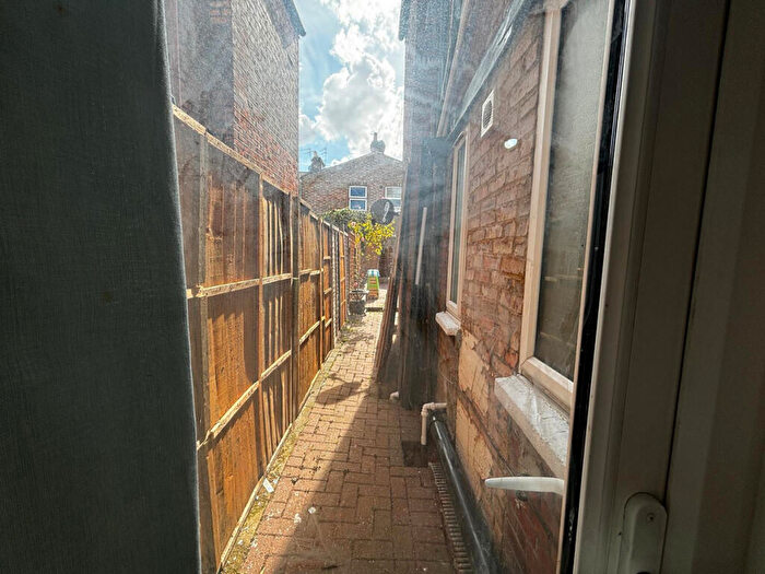 1 Bedroom Flat To Rent In Chapter Road, London, NW2
