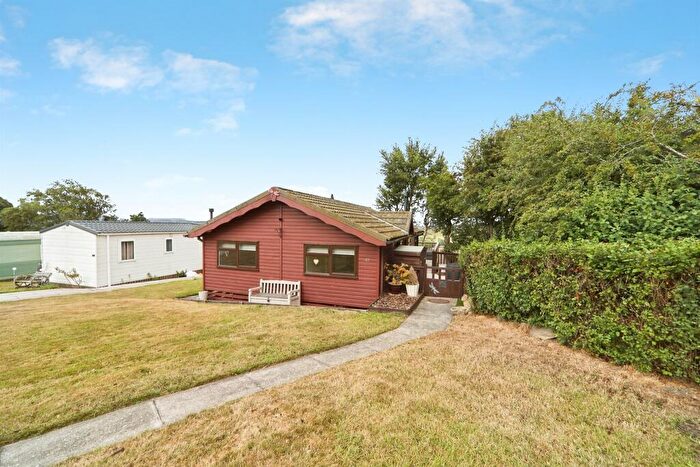 2 Bedroom Park Home For Sale In Dobrudden, Baildon, Shipley, BD17