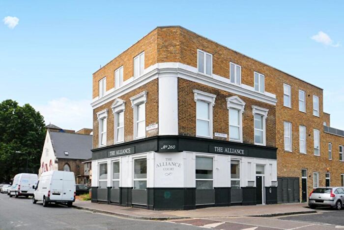 2 Bedroom Flat For Sale In Sumner Road, Peckham, London, SE15