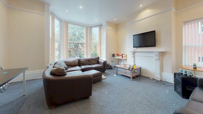 8 Bedroom Terraced House To Rent In Cardigan Road, Headingley, Leeds, LS6