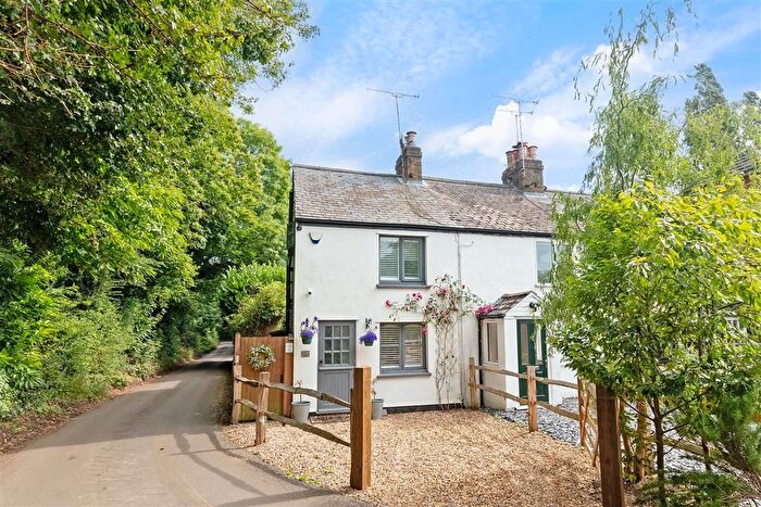 2 Bedroom End Of Terrace House For Sale In Three Gates Road, Longfield, Kent, DA3