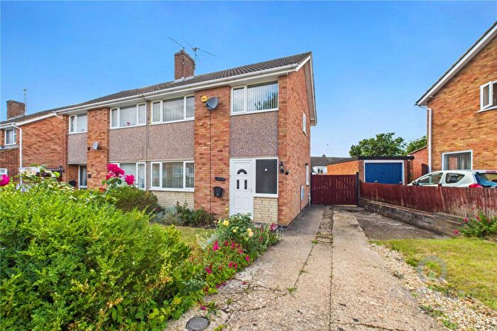 3 Bedroom Semi-Detached House For Sale In St. Annes Road, Kettering, Northamptonshire, NN15