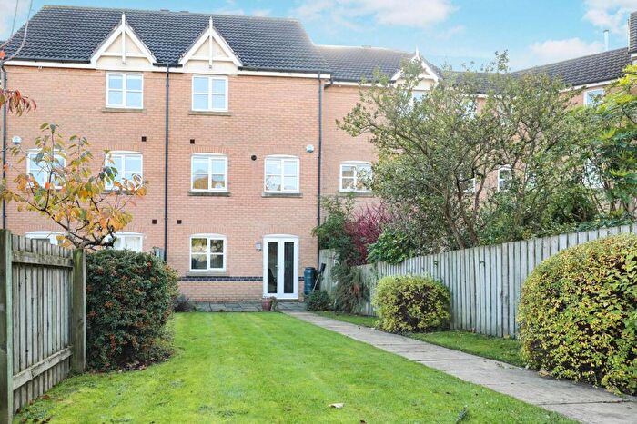 3 Bedroom Terraced House For Sale In Nightingale Drive, Harrogate, HG1