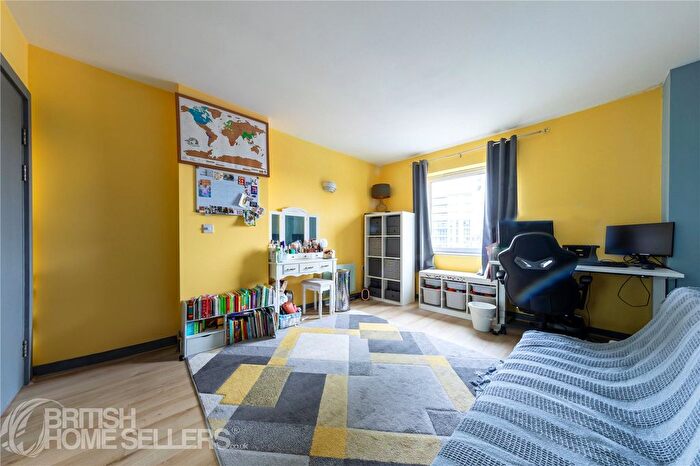 2 Bedroom Flat For Sale In Deals Gateway, Greenwich, Lewisham, London, SE13