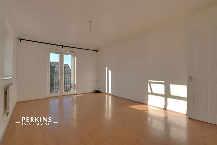 3 Bedroom Flat To Rent In Fentiman Way, South Harrow, Harrow, HA2