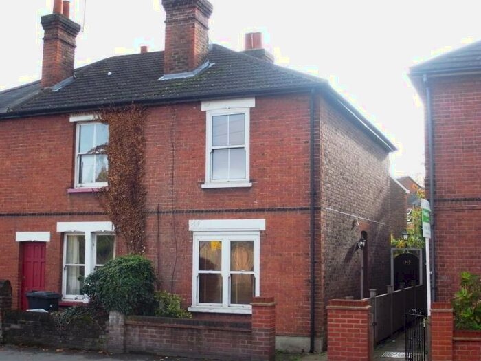 2 Bedroom End Of Terrace House To Rent In Guildford Park Road, GU2
