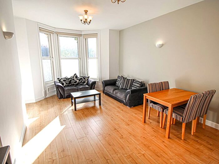 2 Bedroom Flat To Rent In Apt, East Parade #, HG1