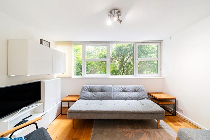 1 Bedroom Flat For Sale In West Rise, St George's Fields, London, W2