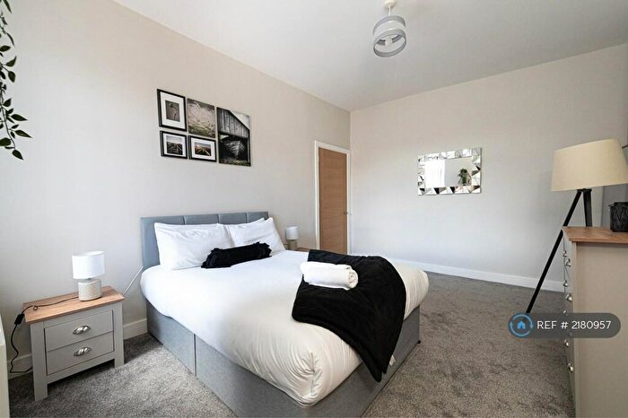 5 Bedroom Terraced House To Rent In Hillfield Street, Gateshead, NE8