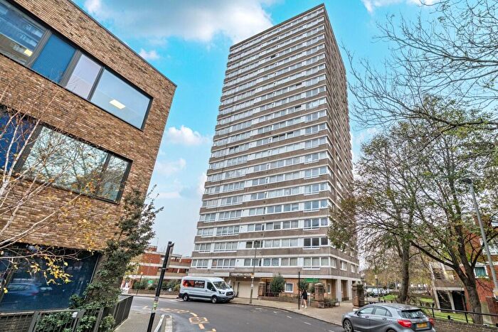 2 Bedroom Flat For Sale In Parkham Street, London, SW11