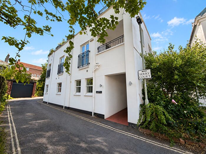 2 Bedroom Flat To Rent In Radnor Place, Exeter, EX2