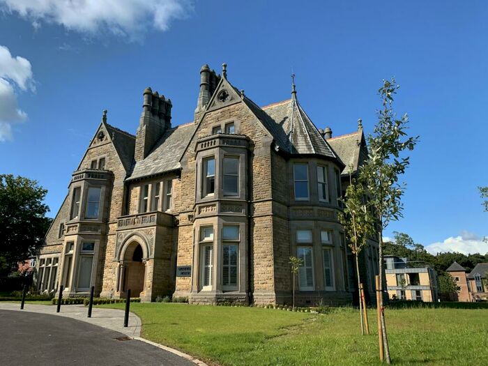 Flat To Rent In Spenfield Court, Far Headingley, Leeds, LS16