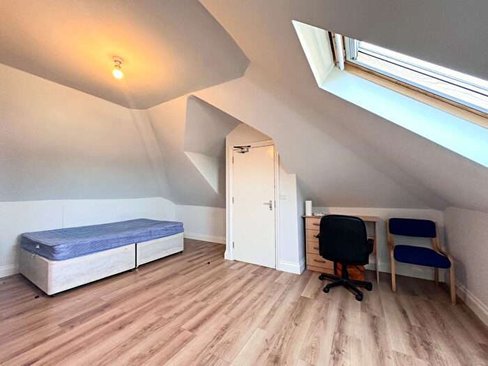 7 Bedroom Semi-Detached House To Rent In Ripstone Gardens, Southampton, SO17