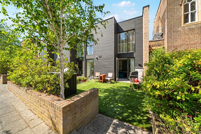 2 Bedroom House For Sale In Parade Ground Path, Woolwich, London, SE18