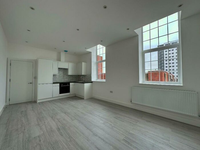 1 Bedroom Flat To Rent In Southchurch Road, Southend-On-Sea, Essex, SS1