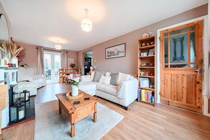 3 Bedroom House For Sale In Copsey Grove, Drayton, Portsmouth, PO6