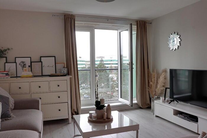 1 Bedroom Flat For Sale In Parkhouse Court, Hatfield, Hertfordshire, AL10