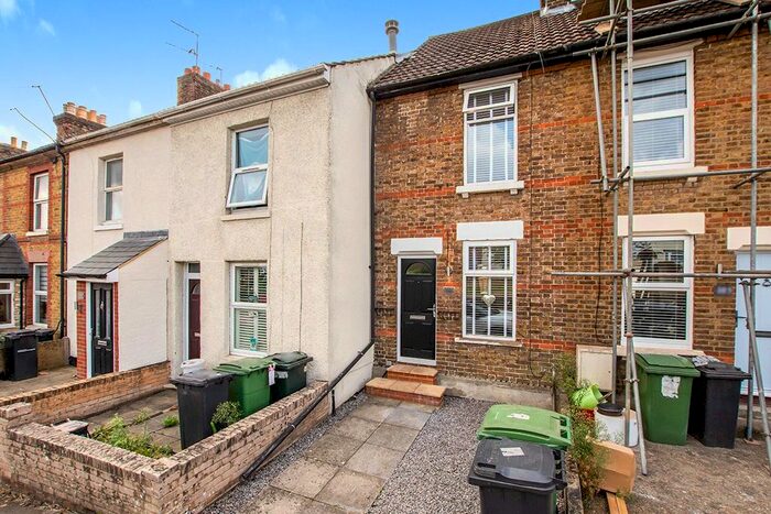 3 Bedroom Terraced House To Rent In Tonbridge Road, Maidstone, Kent, ME16