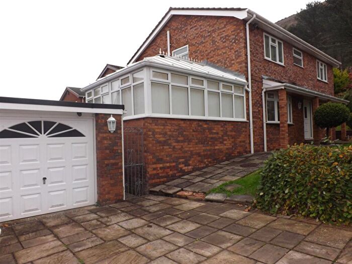4 Bedroom House To Rent In Llys Y Foel, Dyserth, LL18