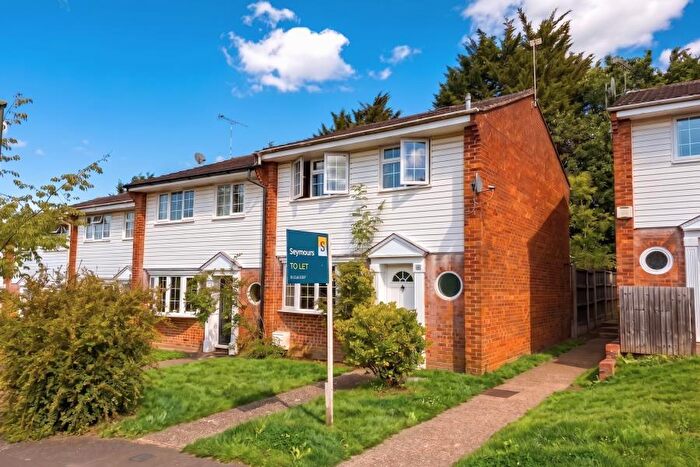 3 Bedroom End Of Terrace House To Rent In Woking, Surrey, GU21
