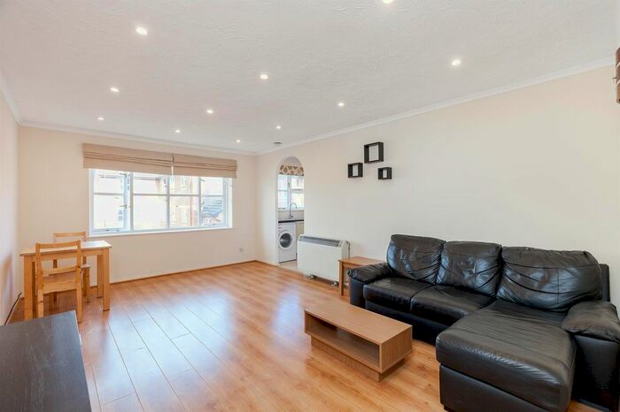 2 Bedroom Flat To Rent In Stubbs Drive, London SE16