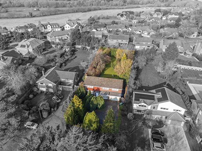 4 Bedroom Detached House For Sale In The Uplands, Harpenden, AL5