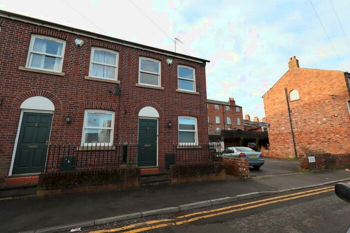 2 Bedroom House To Rent In Lowe Street, Macclesfield, SK11