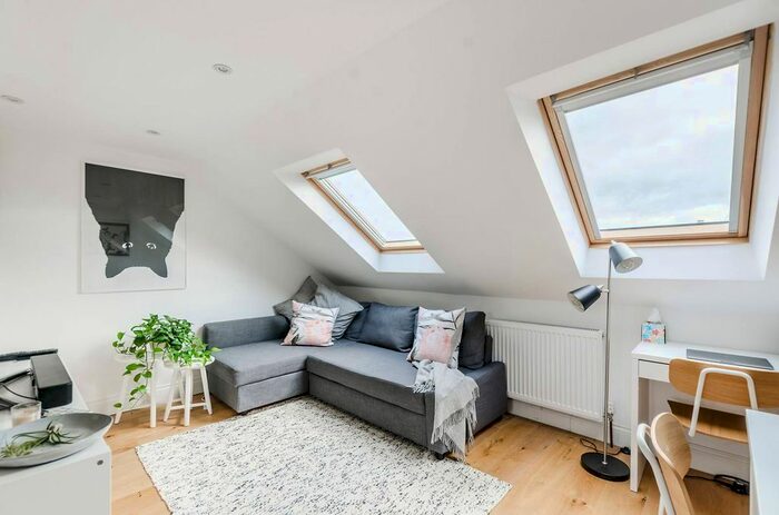 1 Bedroom Flat For Sale In East Dulwich Grove, East Dulwich, London, SE22