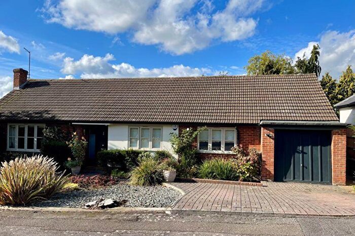 3 Bedroom Bungalow For Sale In Trystings Close, Esher, KT10