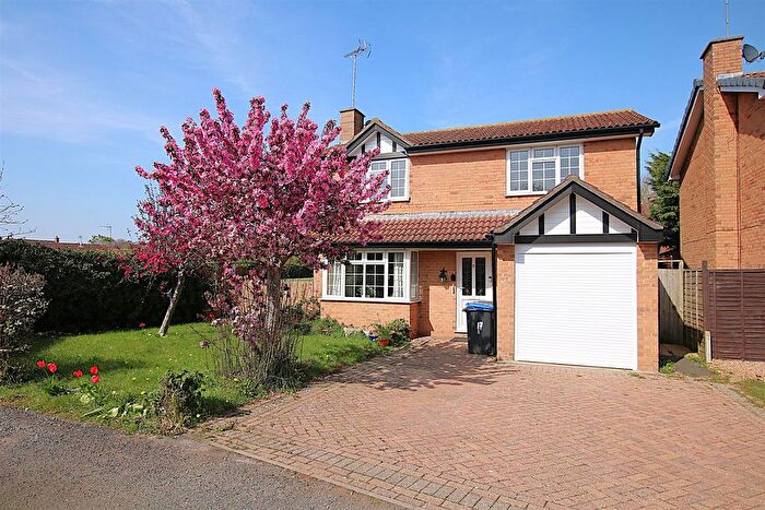 4 Bedroom Detached House For Sale In Marlowe Close, East Hunsbury, NN4
