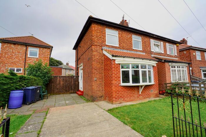 3 Bedroom Semi-Detached House To Rent In Crossway, South Shields, South Tyneside, NE34