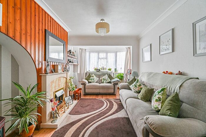 3 Bedroom Terraced House For Sale In Whitefoot Lane, Bromley, BR1