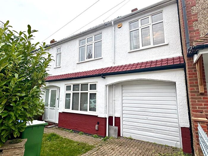 5 Bedroom Semi Detached House For Sale In Palmeira Road, Bexleyheath, DA7