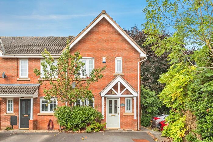 3 Bedroom Semi Detached House To Rent In Carisbrooke Grove, Stamford, PE9