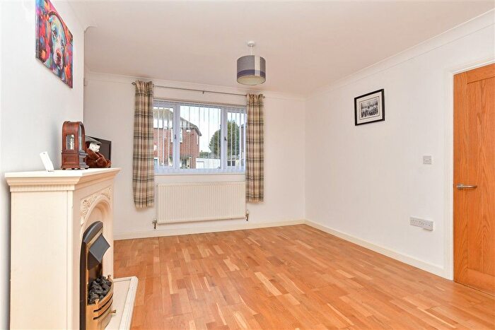 2 Bedroom Semi-detached House For Sale In Lion Field, Faversham, Kent, ME13