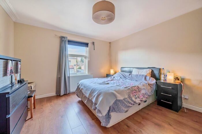 3 Bedroom End Of Terrace House For Sale In High Wycombe, Buckinghamshire, HP13