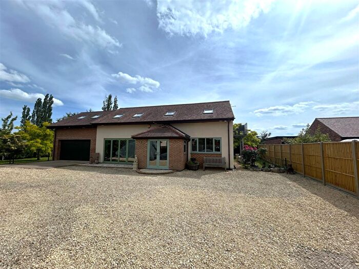 5 Bedroom Detached House For Sale In Sticky Lane, Hardwicke, Gloucester, GL2