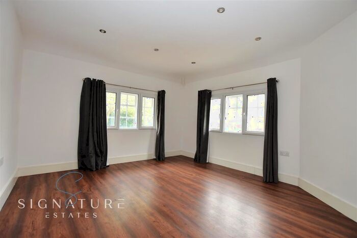 2 Bedroom Flat To Rent In London Road, Berkhamsted, HP4