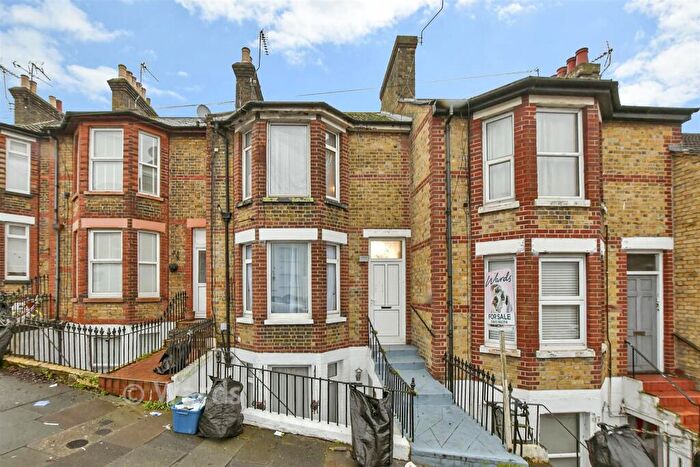 1 Bedroom Flat For Sale In Victoria Road, Ramsgate, Kent, CT11