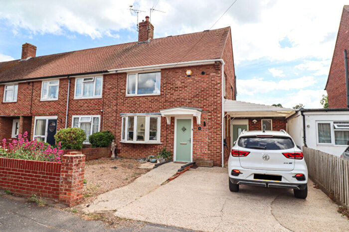 3 Bedroom End Of Terrace House For Sale In Kings Road, Hayling Island, PO11