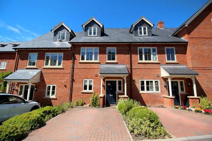3 Bedroom Town House To Rent In St Andrews Place, Hitchin, SG4