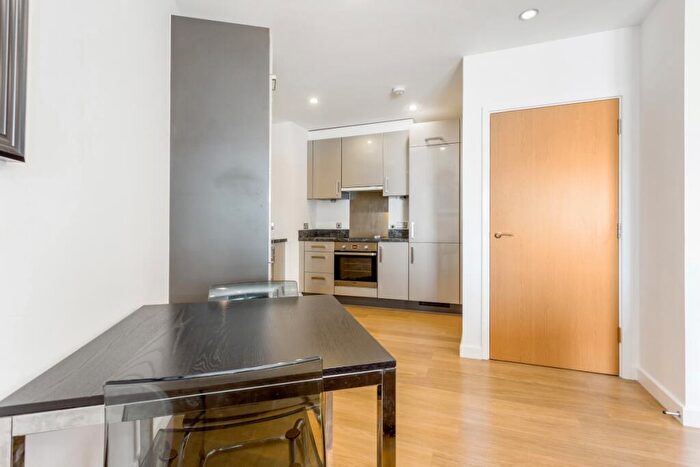 2 Bedroom Apartment To Rent In Coral Apartments, E14