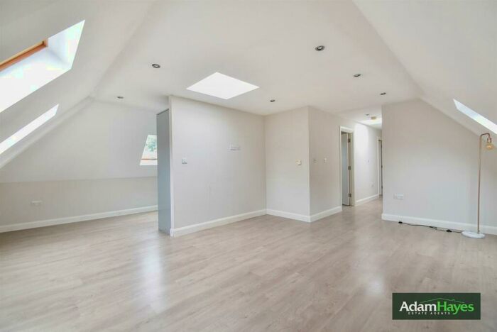 2 Bedroom Apartment To Rent In Lambert Way, North Finchley, N12