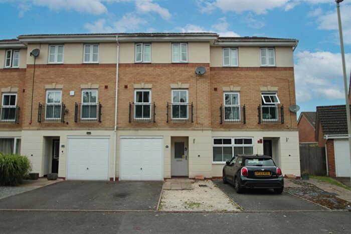 3 Bedroom Town House For Sale In Racemeadow Crescent, Netherton, Dudley, DY2