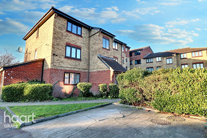 1 Bedroom Flat For Sale In Conway Gardens, Grays, RM17