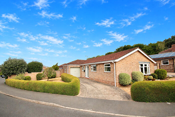 3 Bedroom Detached Bungalow For Sale In Lindrick Close, Heighington, LN4