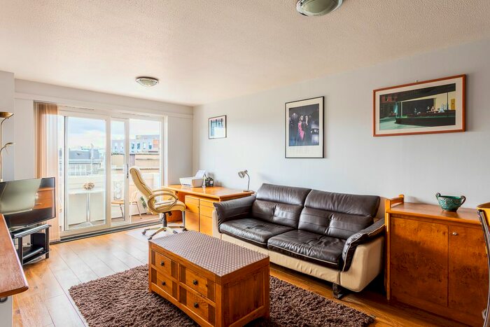 1 Bedroom Flat To Rent In Flat, Gresse Street, London, W1T