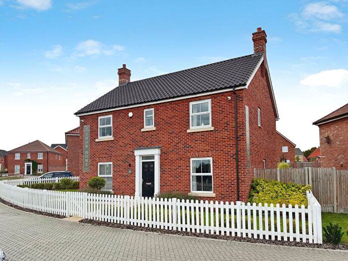 4 Bedroom Detached House For Sale In St. Johns Park, Bungay, NR35