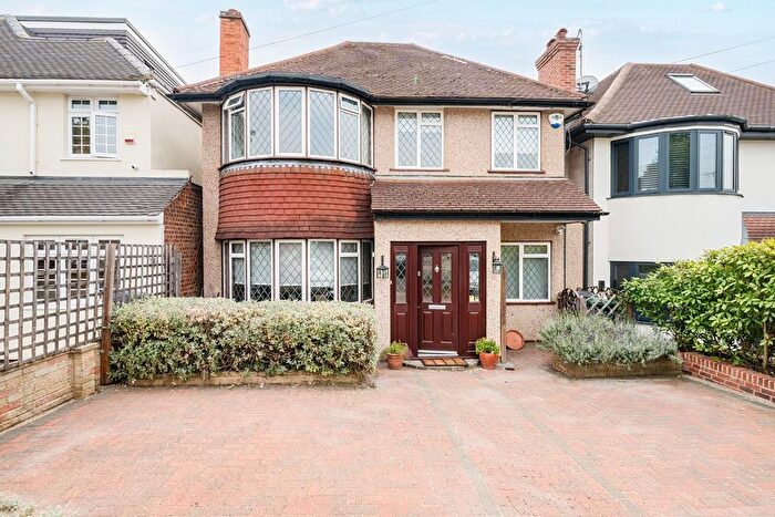 4 Bedroom Detached House For Sale In Tretawn Gardens, Mill Hill, NW7